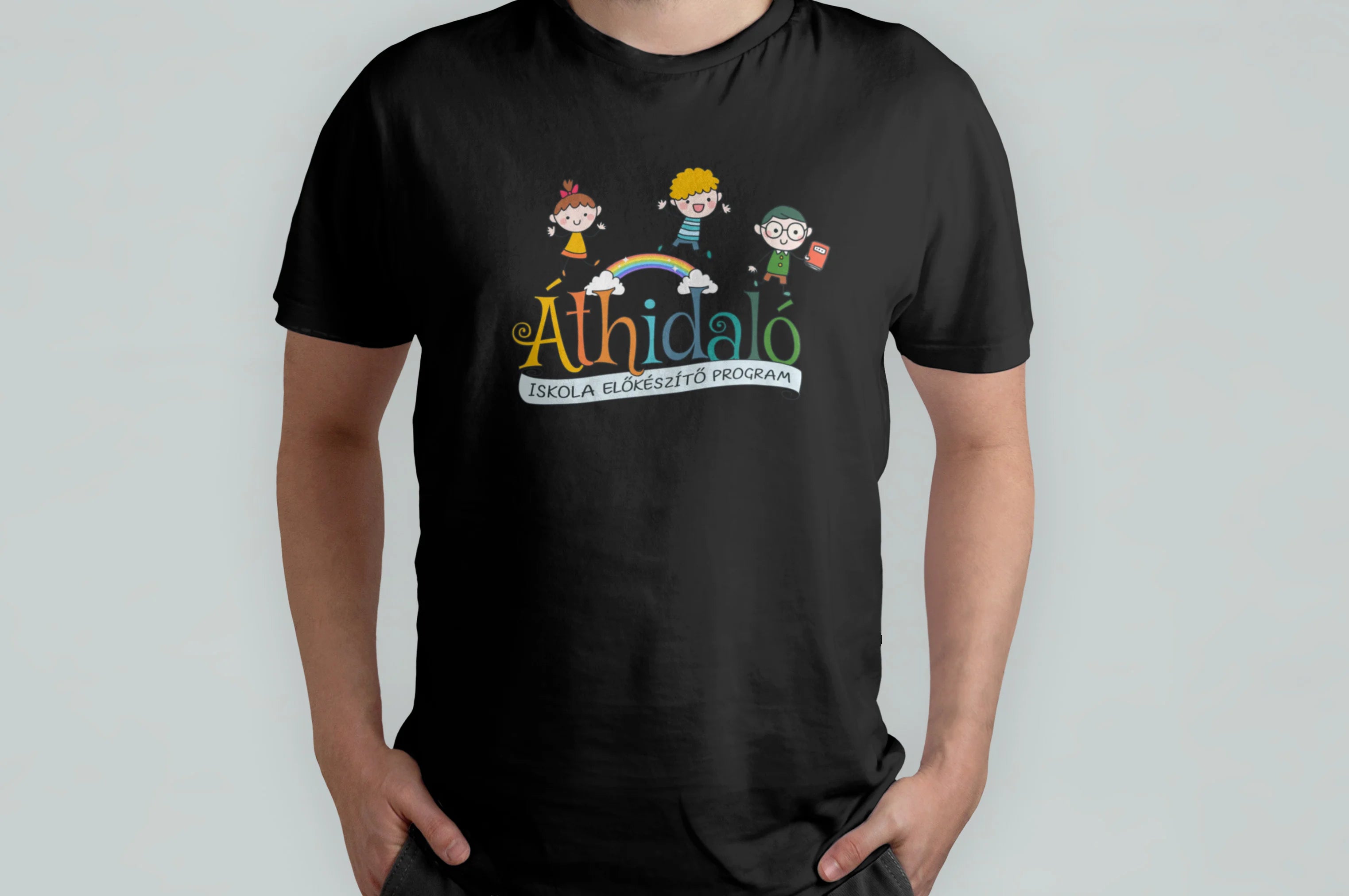 Fekete póló szivárvány logóval